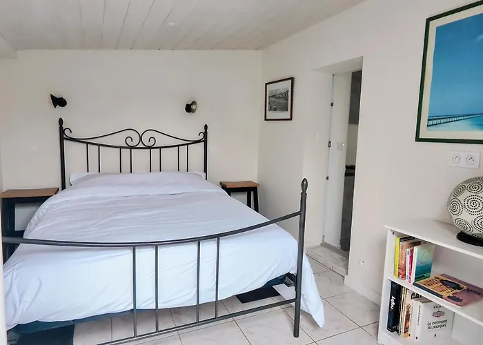 Pied-A-Terre Proche Du Centre Et Commodites